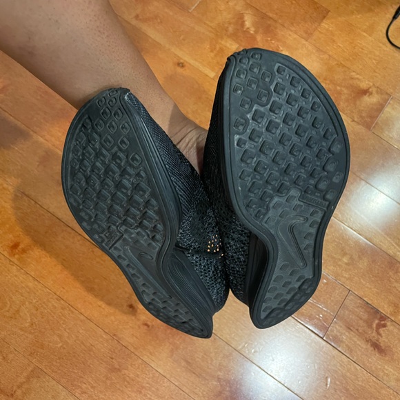 Nike Flyknit Racer running shoes, Triple Black US Men’s 7 Women’s 8.5 - Picture 9 of 10
